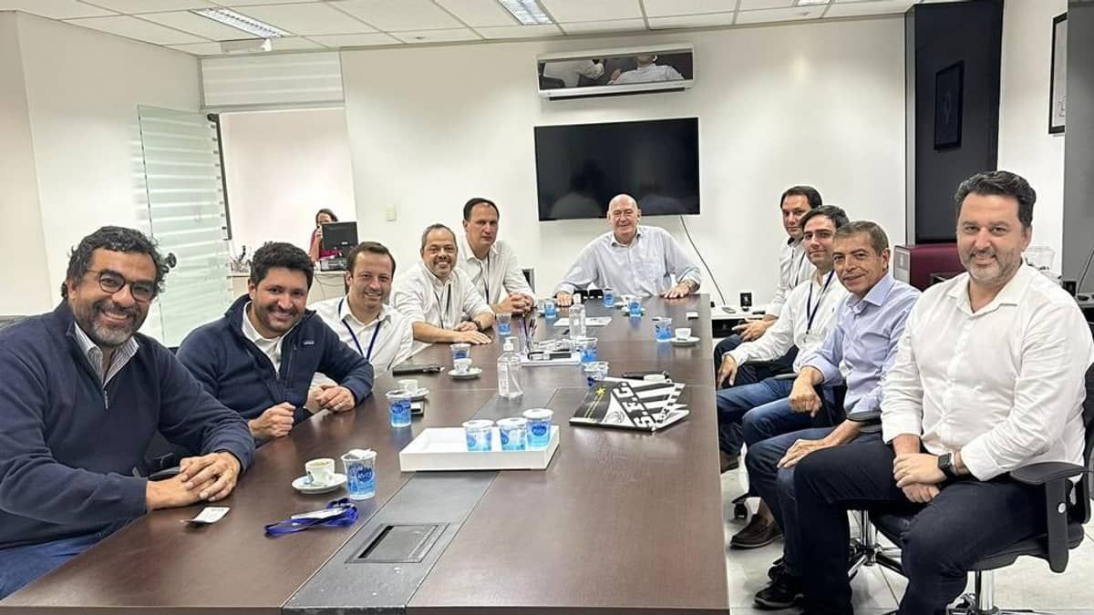 Santos faz reunião com construtora por nova arena