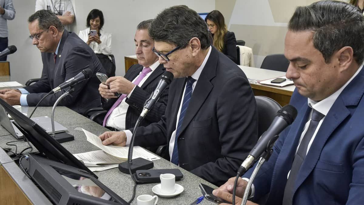 Recomposição salarial da Defensoria Pública e reestruturação do MPMG estão prontas para plenário na ALMG