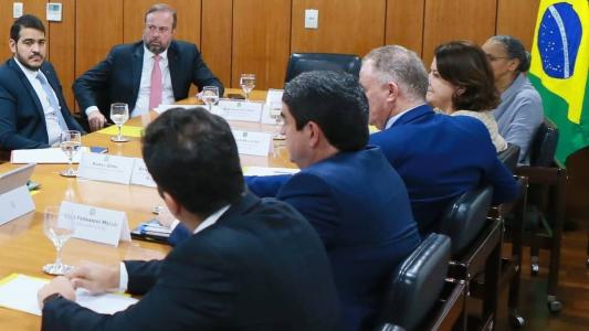 Reunião entre governadores e ministros sobre Mariana