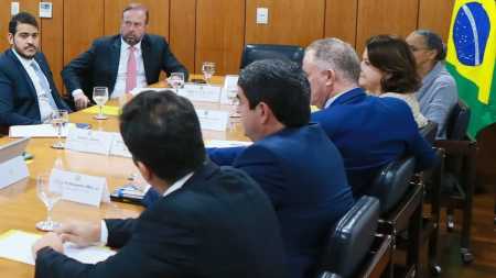Reunião entre governadores e ministros sobre Mariana