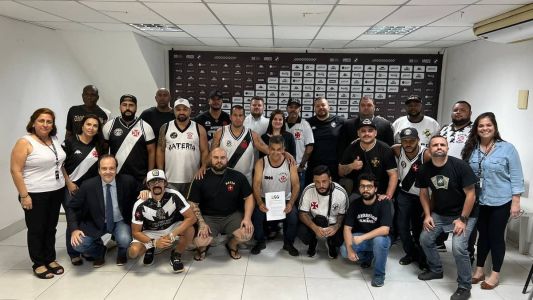 Reunião no Vasco na manhã desta segunda-feira (11)
