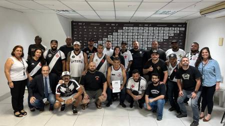 Reunião no Vasco na manhã desta segunda-feira (11)