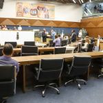 Desgastes entre vereadores e prefeito de BH se ampliam, e votações em plenário ficam travadas; entenda