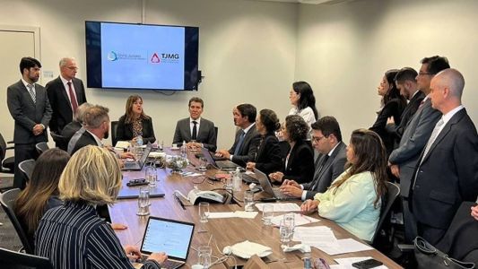 Reunião realizada no TJMG que selou o acordo