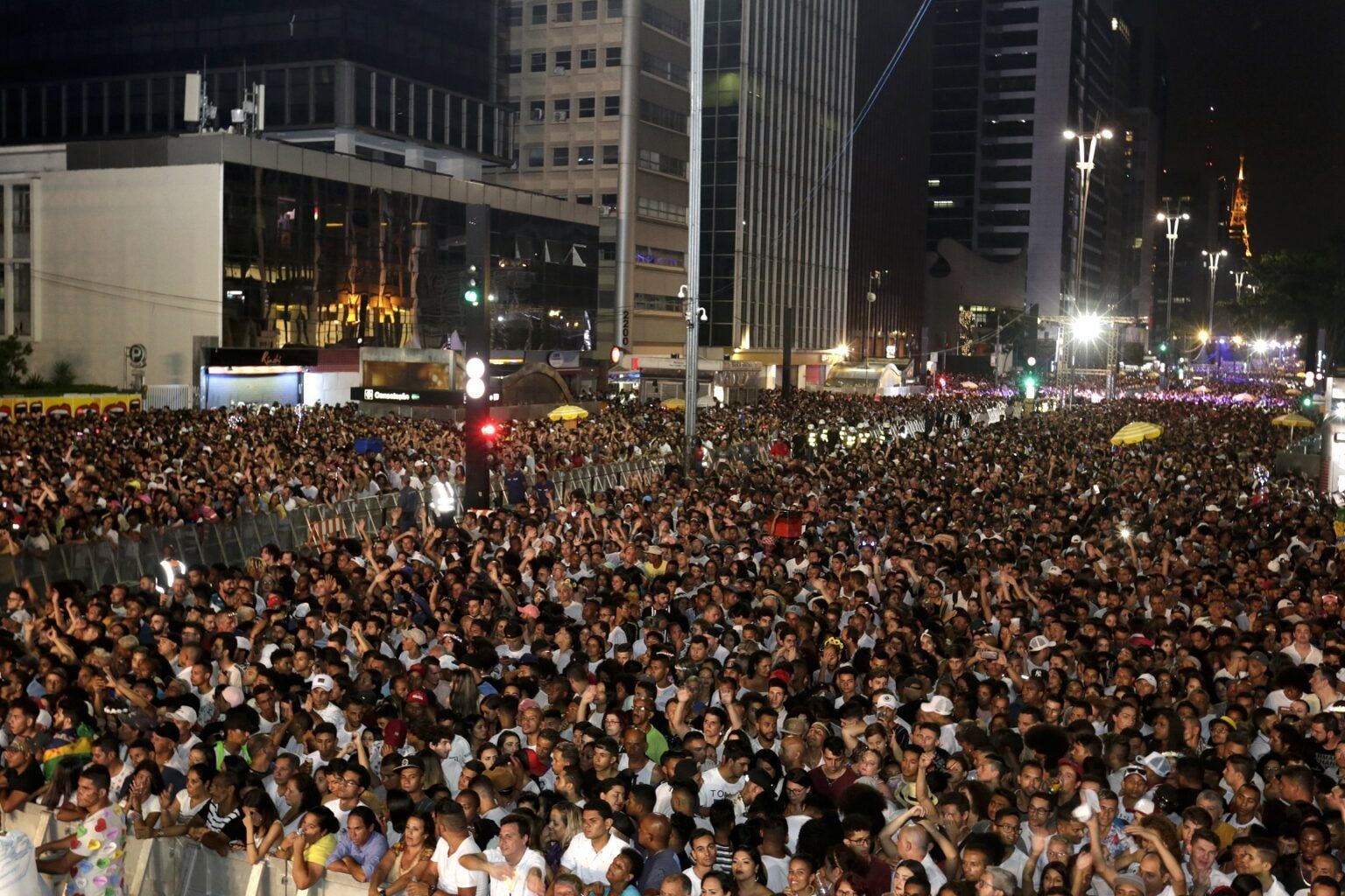 Réveillon na Avenida Paulista terá Chitãozinho e Xororó na hora da virada