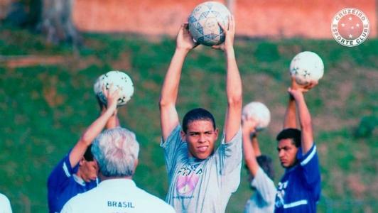 Revelado pelo Cruzeiro, Ronaldo chegou ao profissional com 16 anos