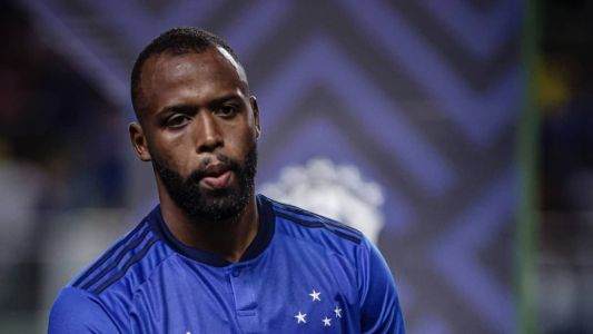 Reynaldo é mais um jogador a deixar o Cruzeiro antes do fim do contrato