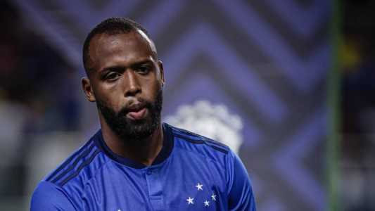 Reynaldo é mais um jogador a deixar o Cruzeiro antes do fim do contrato