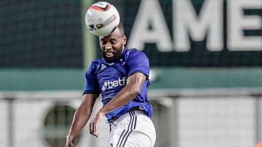 Reynaldo fez boa partida pelo Cruzeiro no clássico desta segunda (13)
