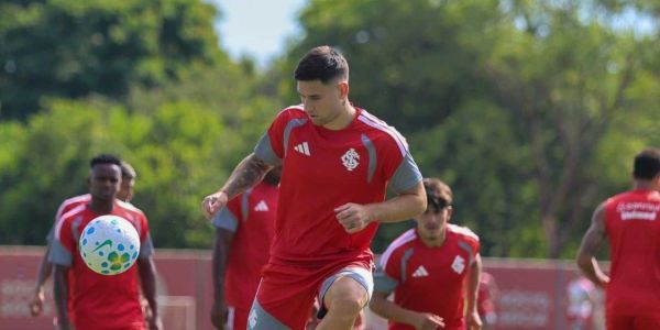 Rodrigo Villagra pode estrear como titular do Inter
