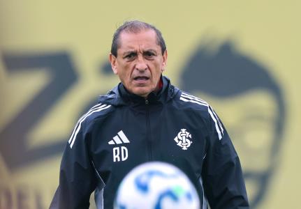 Ramón Díaz organiza o time do Inter para os jogos de outubro