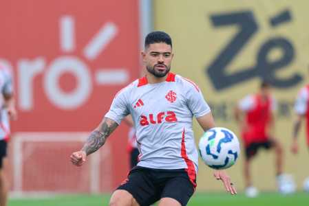 Bruno Tabata será titular do Internacional contra o Atlético