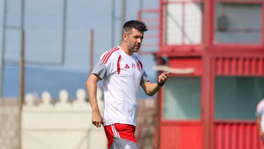 Pezzolano treina o Inter para semifinal do Gauchão