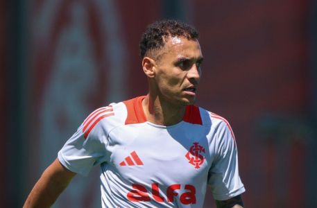 Alan Patrick é capitão do Internacional