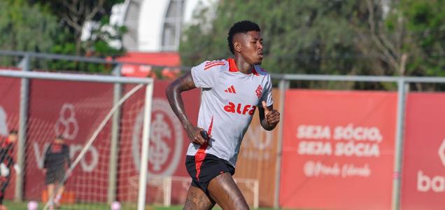 Vitão pode voltar de lesão no Inter contra o Atlético