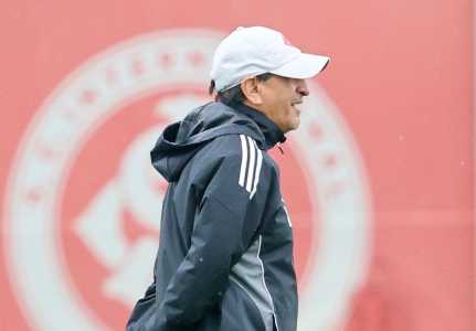 Ramón Díaz treina Inter para enfrentar o Atlético pelo Brasileirão