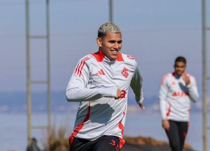 Braian Aguirre retorna ao time titular do Inter contra o Flamengo