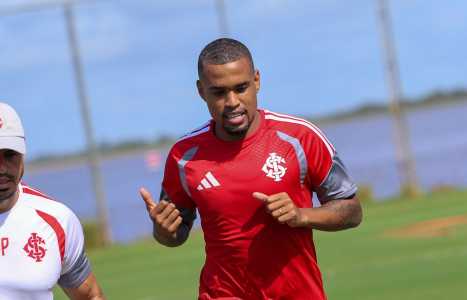 Alerrandro já treina com o grupo do Inter