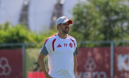 Paulo Pezzolano comanda o Internacional neste começo de 2026
