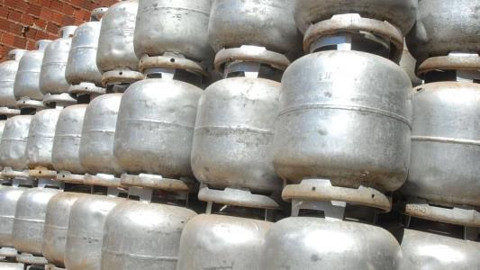 Preço médio do botijão de gás deve cair quase R$ 26, o equivalente a 21% do preço atual
