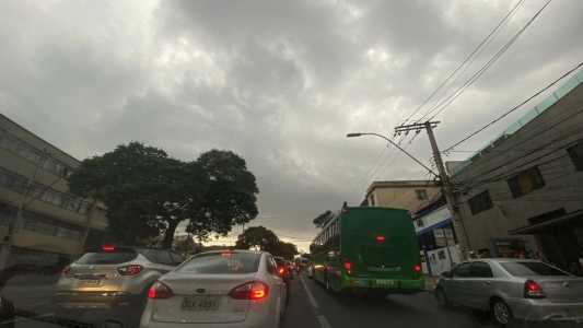 Pontos da capital já registram chuva