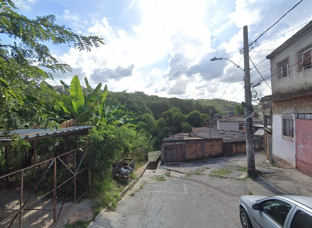 Homem é encontrado morto com pelo menos seis tiros na cabeça, na região Norte de BH
