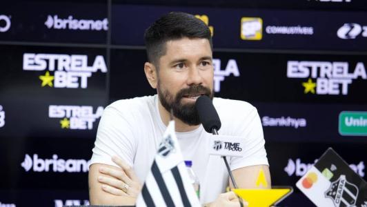 Ricardinho em entrevista durante sua apresentação nesta quarta, na sede o Ceará