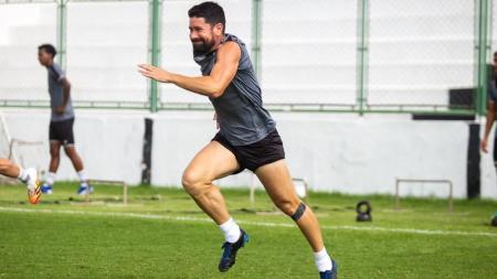 Ricardinho em treino do Ceará; agora será dirigente