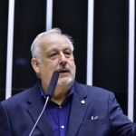 ‘PT passa por um processo de envelhecimento e tem uma crise de renovação’, diz ex-presidente do partido