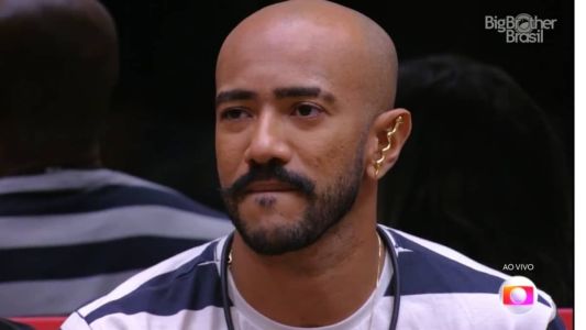 Ricardo estava visivelmente emocionado durante o discurso do apresentador