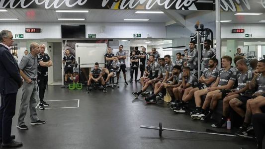 Ricardo Guimarães e Sérgio Coelho discursaram aos atletas nesta segunda (24)