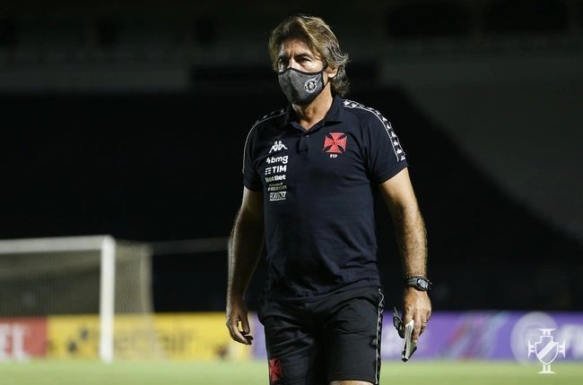 Ex-técnico do Vasco revela bastidores inusitados da curta passagem pelo clube