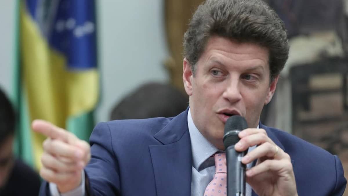 “Centrão enterrou a CPI do MST”, diz Ricardo Salles à CNN