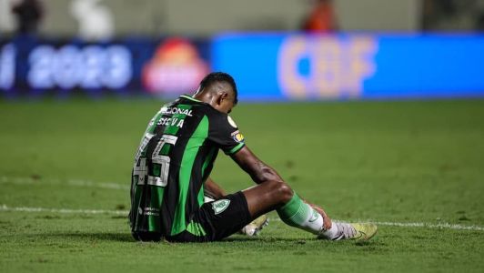 Ricardo Silva durante partida que rebaixou o América à Série B do Campeonato Brasileiro