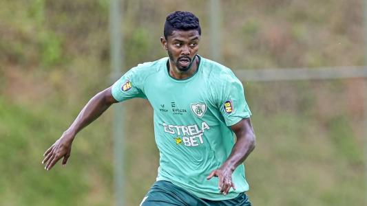 Ricardo Silva durante treino na manhã desta sexta-feira no CT Lanna Drumond