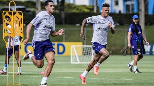 Richard fez o primeiro treino com os novos companheiros nesta quarta (15)