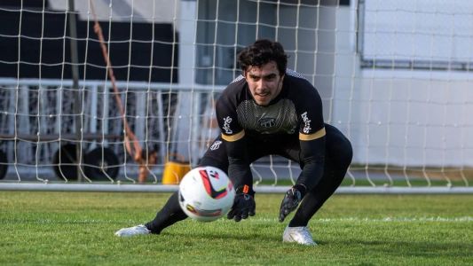 Richard, goleiro do Ceará, está se recuperando de lesão e pode voltar ao time na quarta-feira