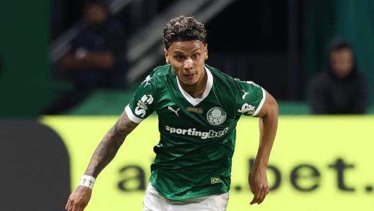 Richard Ríos em ação pelo Palmeiras no Brasileirão 2025