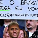 Richarlison acompanha Seleção Brasileira Feminina na Finalíssima contra a Inglaterra