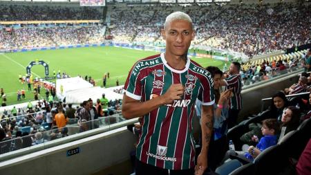 Richarlisson assiste à vitória do Fluminense sobre o Internacional por 2 a 1 no Maracanã pela 14ª Rodada do Campeonato Brasileiro