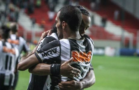 Richarlyson jogou com Ronaldinho Gaúcho no Atlético