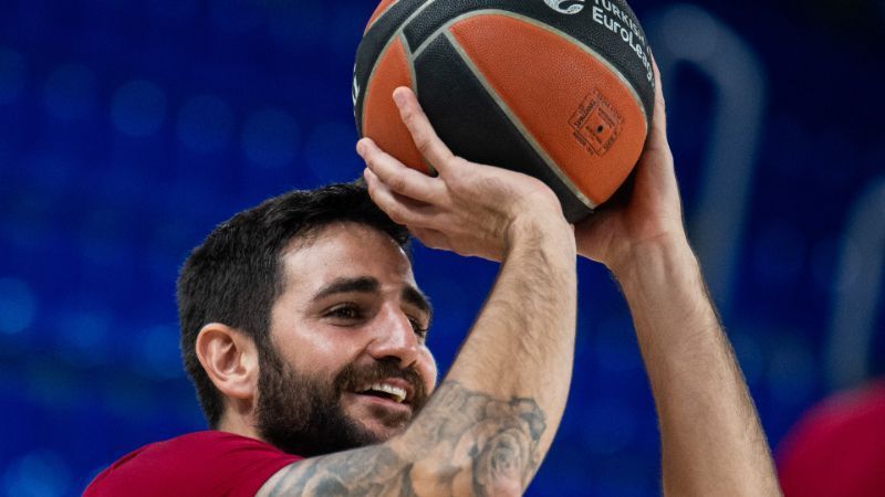 Astro do basquete europeu treina com o Barcelona após deixar a NBA por saúde mental