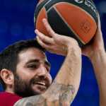 Astro do basquete europeu treina com o Barcelona após deixar a NBA por saúde mental