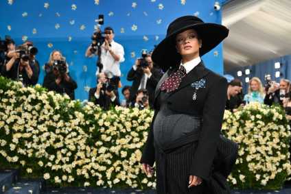 Rihanna anuncia terceira gravidez