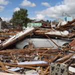 Falta de abrigo para animais preocupa voluntários após passagem de tornado no Paraná