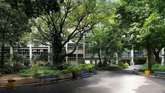 Conforme informações preliminares da Polícia Civil do Estado do Rio de Janeiro (PCERJ), um atirador entrou na unidade de educação, matou duas funcionárias e se suicidou na sequência