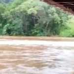 Vídeo: rio Paraopeba sobe de nível e 26 famílias são retiradas de casa