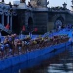 Com natação no rio Sena, Paris recebe evento-teste de triatlo para Jogos Olímpicos 