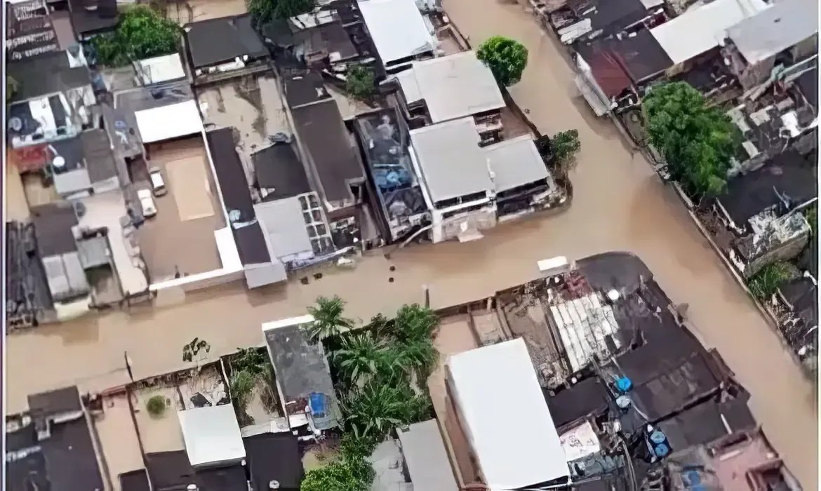 RJ tem previsão de tempestade com níveis de chuva do desastre de 2011