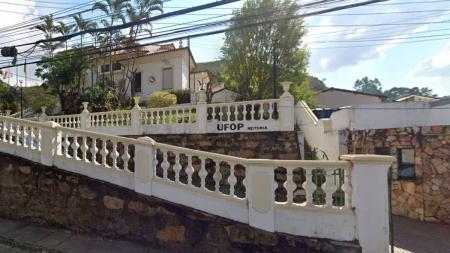 Risco de deslizamento no Morro da Forca foi decisivo; circulação de pessoas está limitada no local
